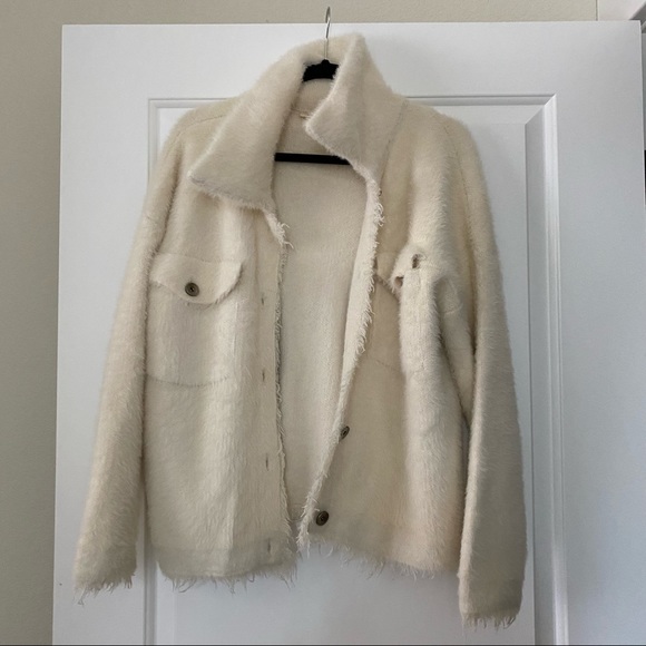 Fuzzy shacket - Picture 3 of 8